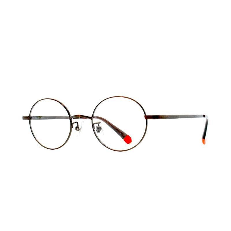 左斜め前から見たアイウェア8590のカラーBrown